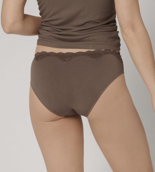 TARGETPATH:/Triumph/AW21/Ecom